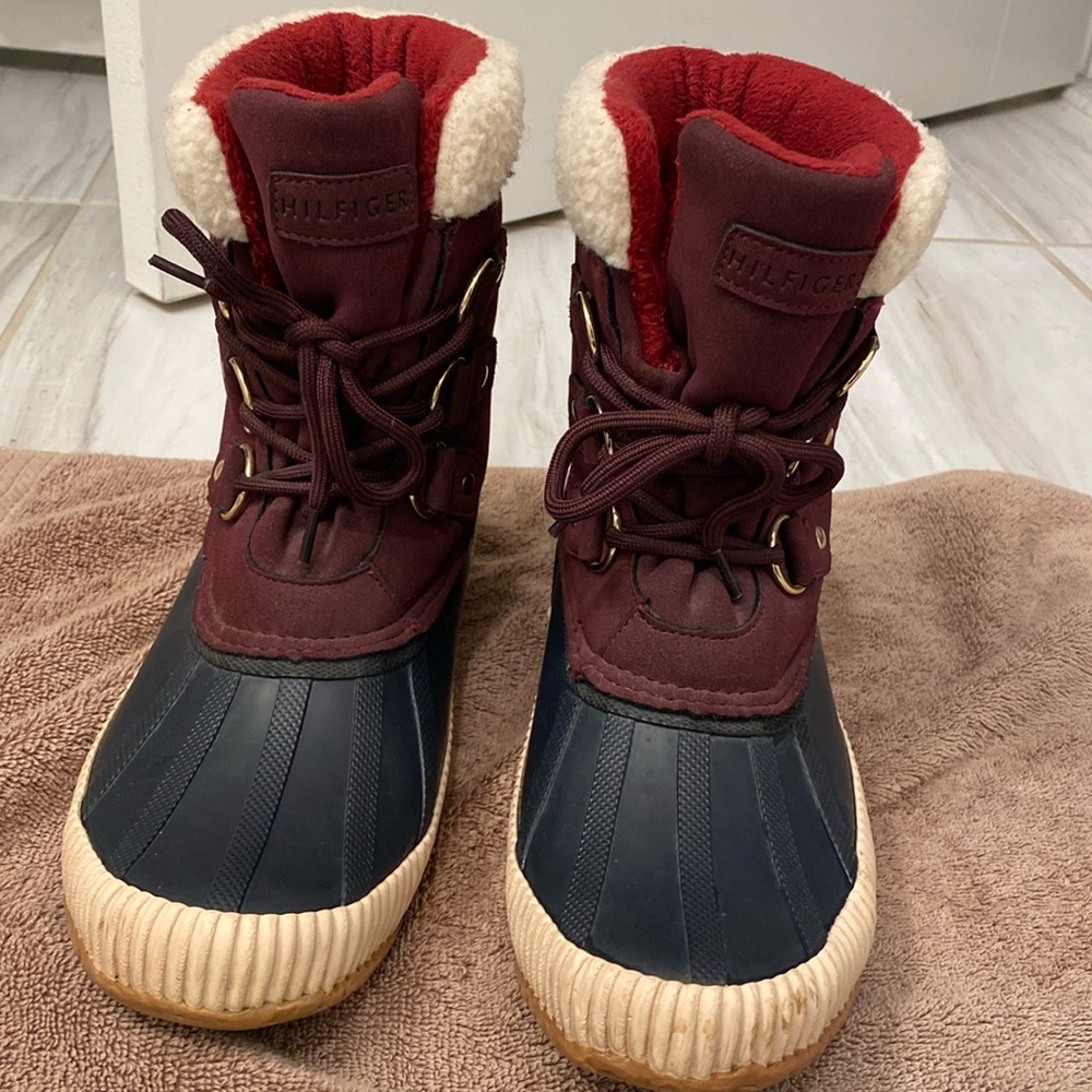 Tommy Hilfiger snow boot